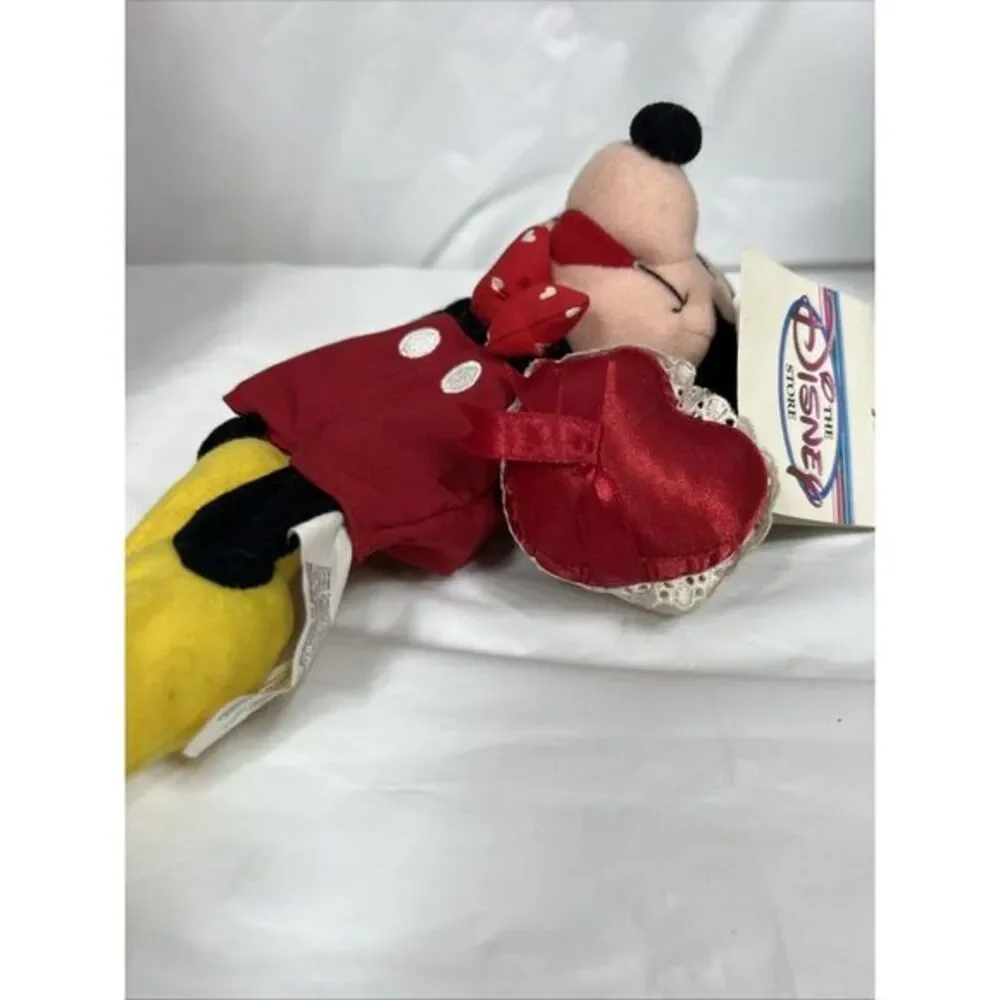 Disney Store Mickey Mouse Valentine Holding Heart Bean Bag Plush With Tag 8‎ in